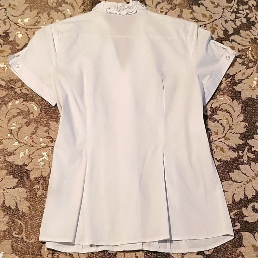 NWOT Crisp White Cotton Stretch Blouse, Short Sleeve, Ruffled V-neck, S - Picture 13 of 15